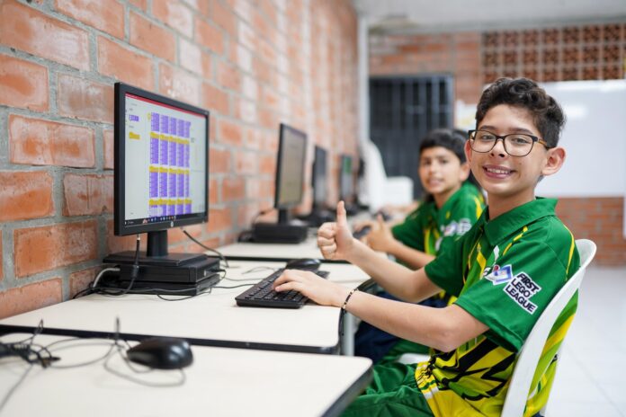 ROBOTICA PEREIRA ESTUDIANTES